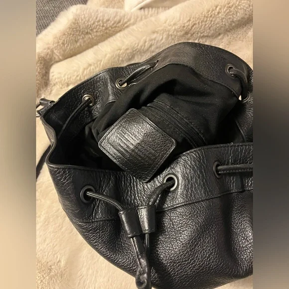 COACH Mickie Drawstring Crossbody Shoulder Bag 2 WAY. - Picture 5 of 11